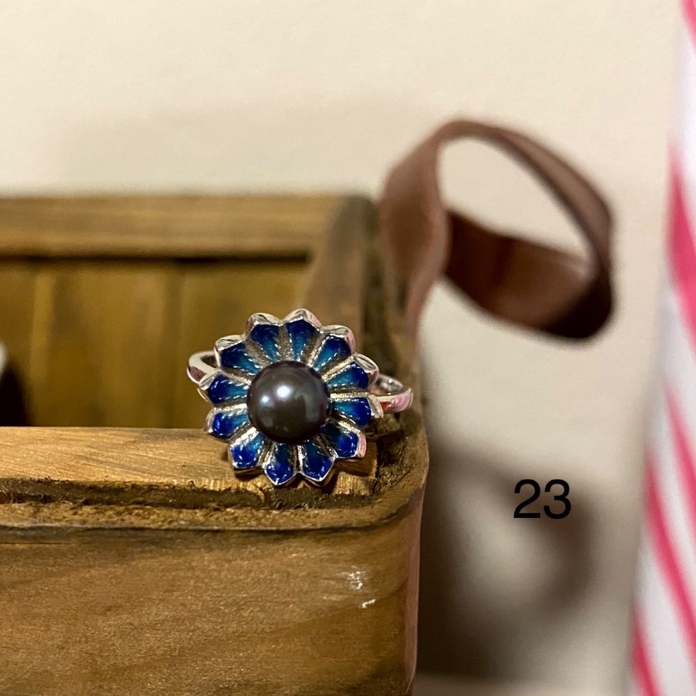 Vantel pearls retired blue pearl ring size 8
